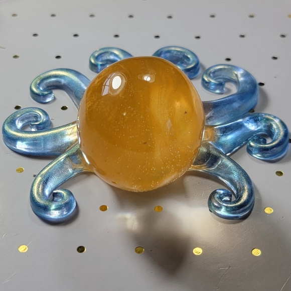 Handcrafted Artisan Epoxy Resin Octopus Decor Statue Paper Weight - Picture 4 of 16